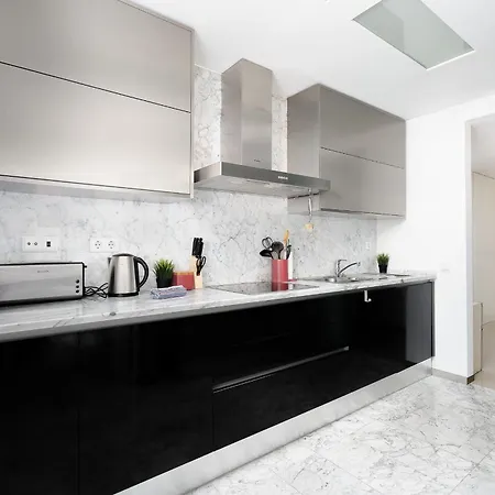 2 Bdr W/pool And Jacuzzi By Lovelystay Apartment Portimao